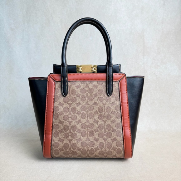 Coach Signature Canvas and Leather Tote - Magnetic Closure - Picture 4 of 16